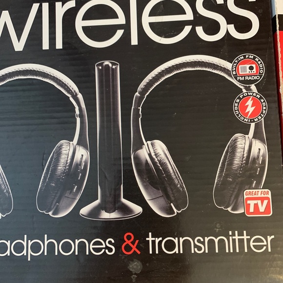 NWOT/in Box Wireless TV Headphones/Transmitter - Picture 6 of 10